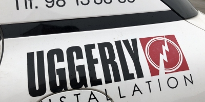 Billede af Uggerly logo på firmabil